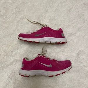 Girl’s Nike Training 6.5 Youth Good Condition